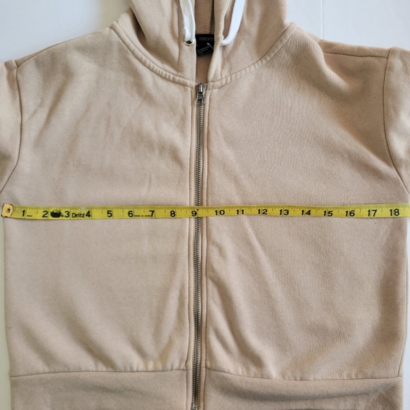 Forever 21 Cropped Hoodie. - Picture 3 of 7
